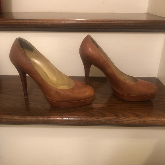 Stuart Weitzman Nude Pump